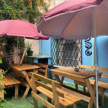 4 Grados Hostel グアテマラシティ エクステリア 写真
