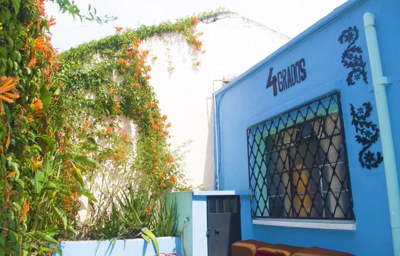 4 Grados Hostel グアテマラシティ エクステリア 写真